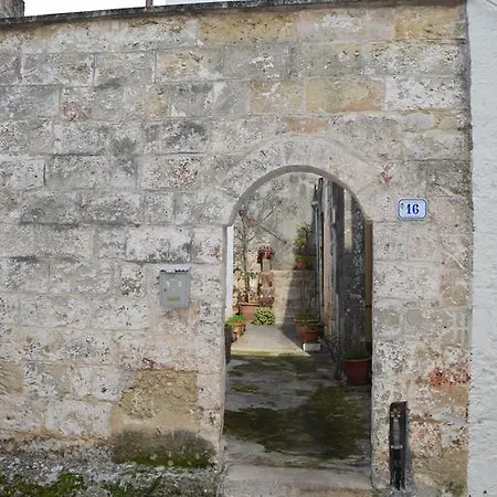 Casa Nella Corte Holiday home *